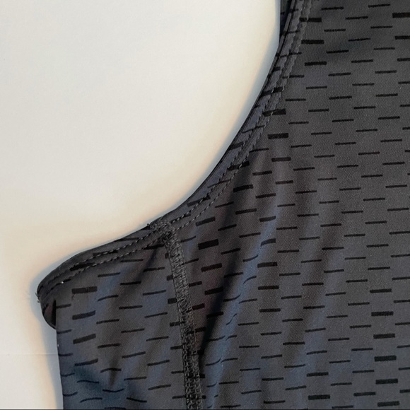 Nike gray woman’s dri-fit tank.  Size Medium. - Picture 12 of 15